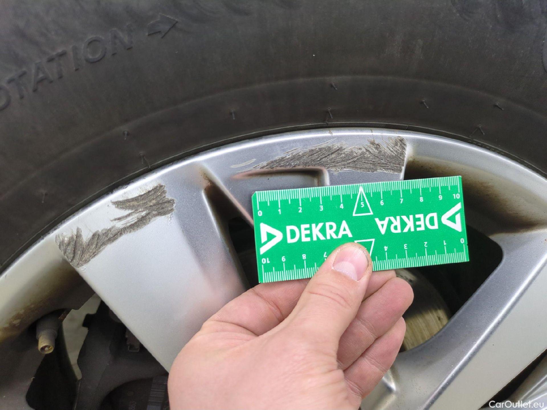  Peugeot  5008  Active Pack 1.5 HDi 130CV BVA8 7 Sieges E6d #31