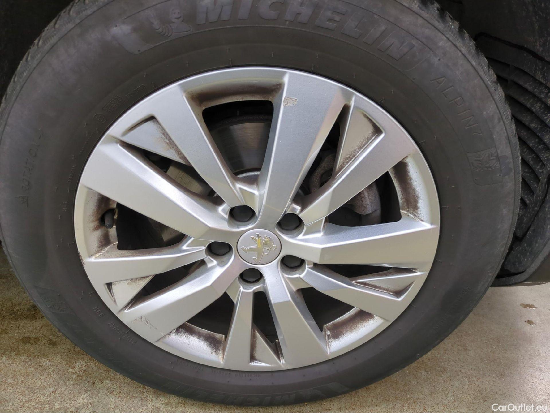  Peugeot  5008  Active Pack 1.5 HDi 130CV BVA8 7 Sieges E6d #16