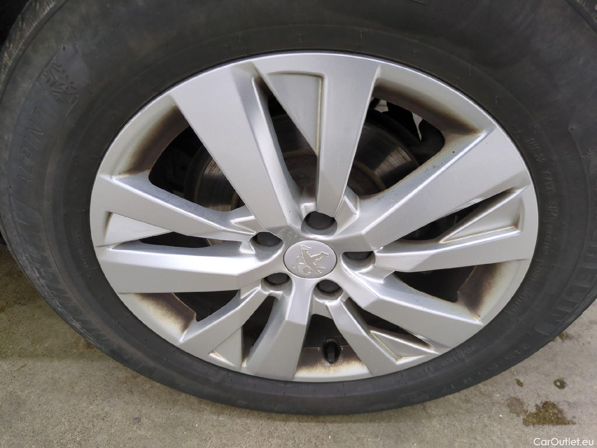  Peugeot  5008  Active Pack 1.5 HDi 130CV BVA8 7 Sieges E6d #24