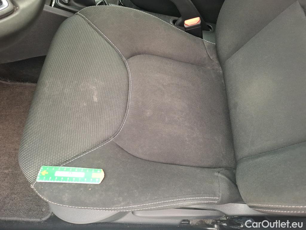  Renault  Clio  IV Business 0.9 TCe 90CV BVM5 E6 #1