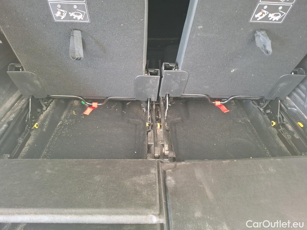  Peugeot  5008  Allure Pack 1.5 HDi 130CV BVA8 7 Sieges E6d #49