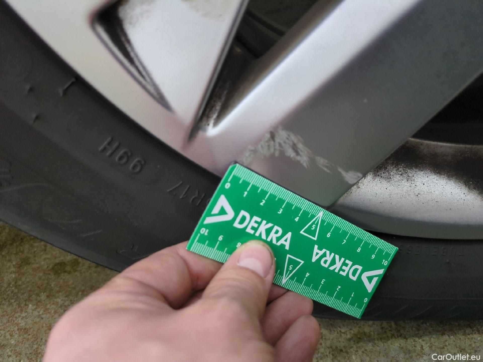  Peugeot  5008  Active Pack 1.5 HDi 130CV BVA8 7 Sieges E6d #19