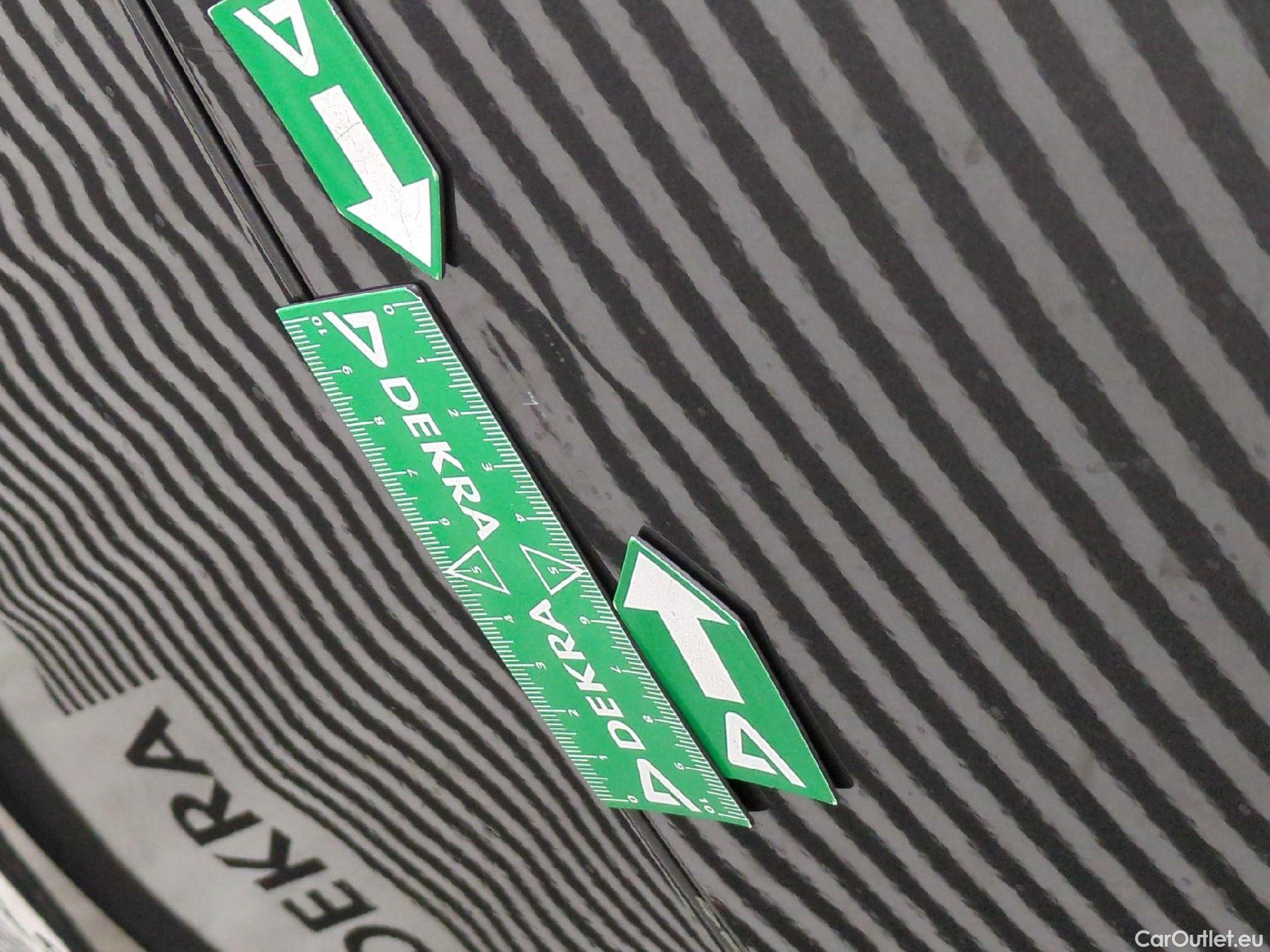  Peugeot  5008  Active Pack 1.5 HDi 130CV BVA8 7 Sieges E6d #38