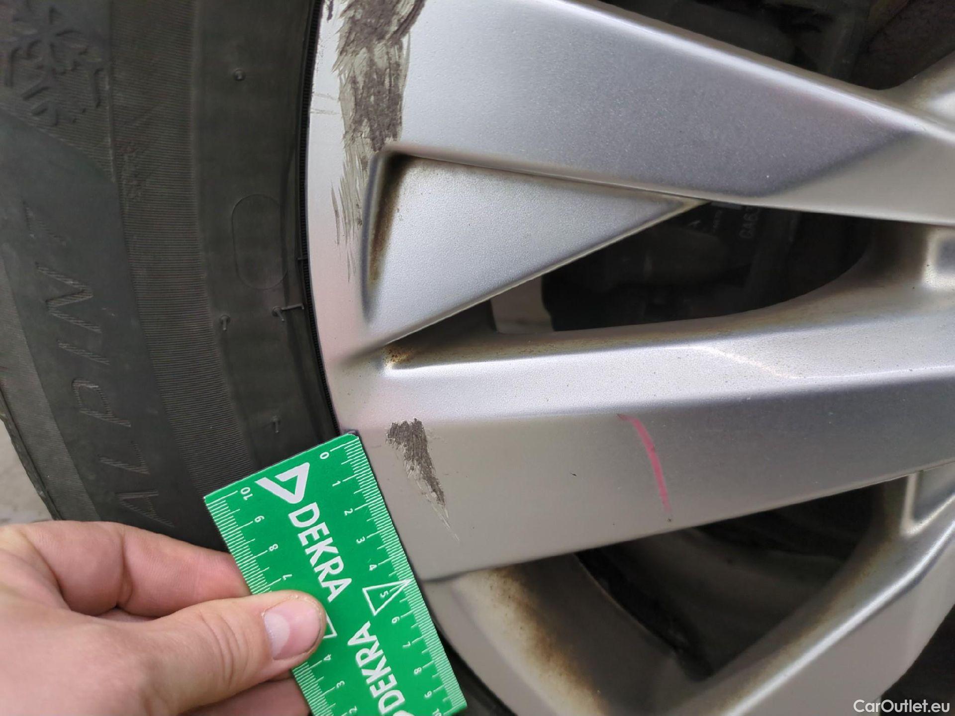  Peugeot  5008  Active Pack 1.5 HDi 130CV BVA8 7 Sieges E6d #29