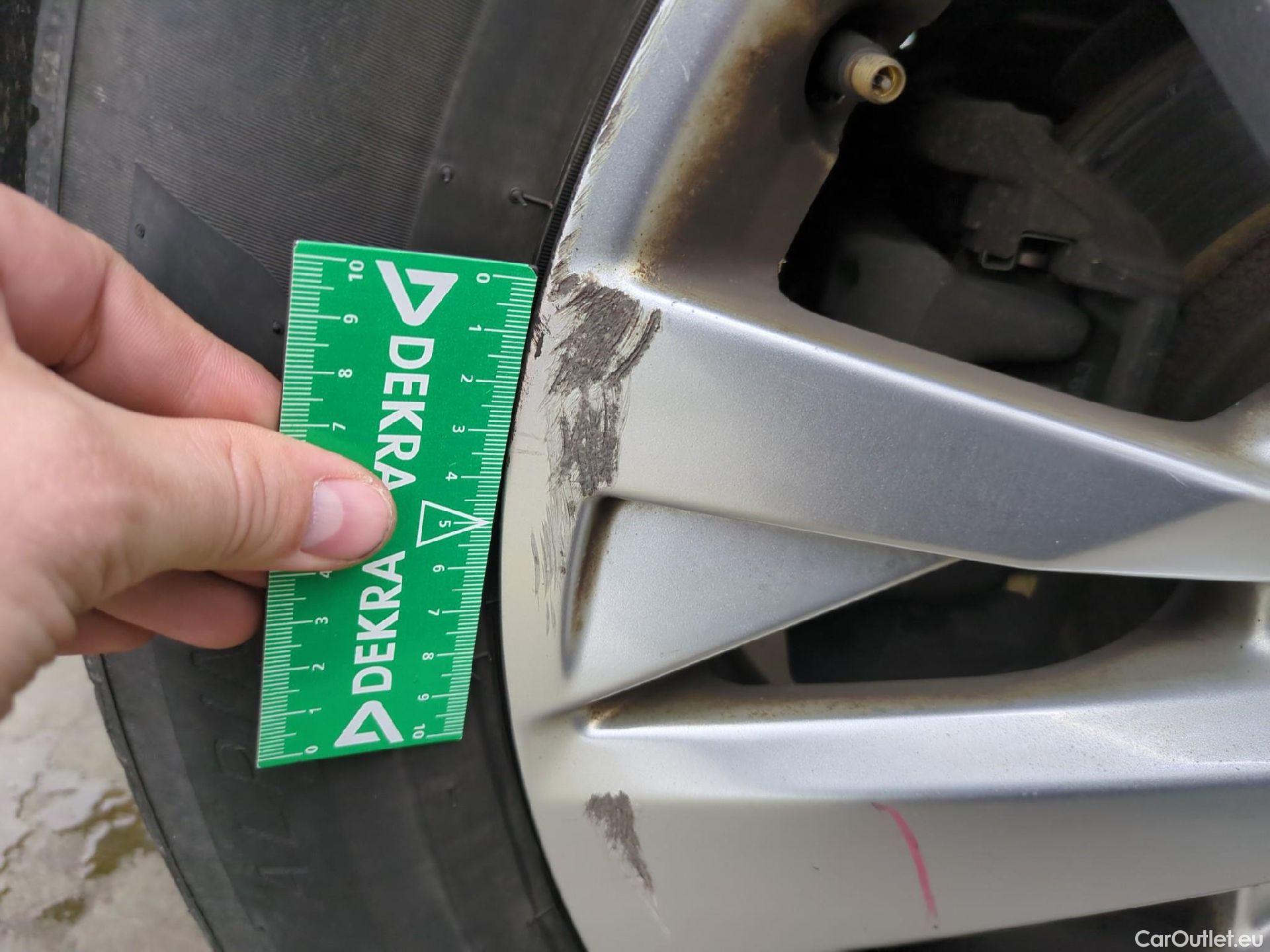  Peugeot  5008  Active Pack 1.5 HDi 130CV BVA8 7 Sieges E6d #28