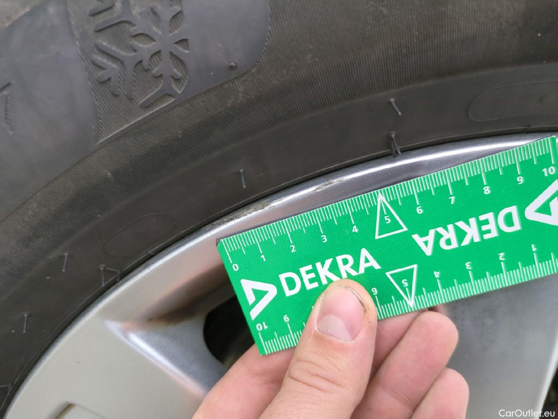  Peugeot  5008  Active Pack 1.5 HDi 130CV BVA8 7 Sieges E6d #25