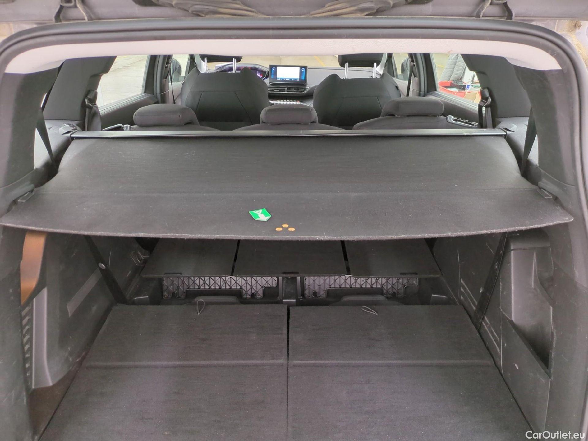  Peugeot  5008  Active Pack 1.5 HDi 130CV BVA8 7 Sieges E6d #8