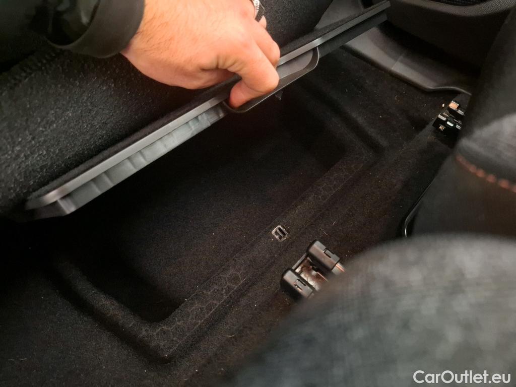  Peugeot  5008  Active Business 1.5 HDi 130CV BVA8 E6d #77