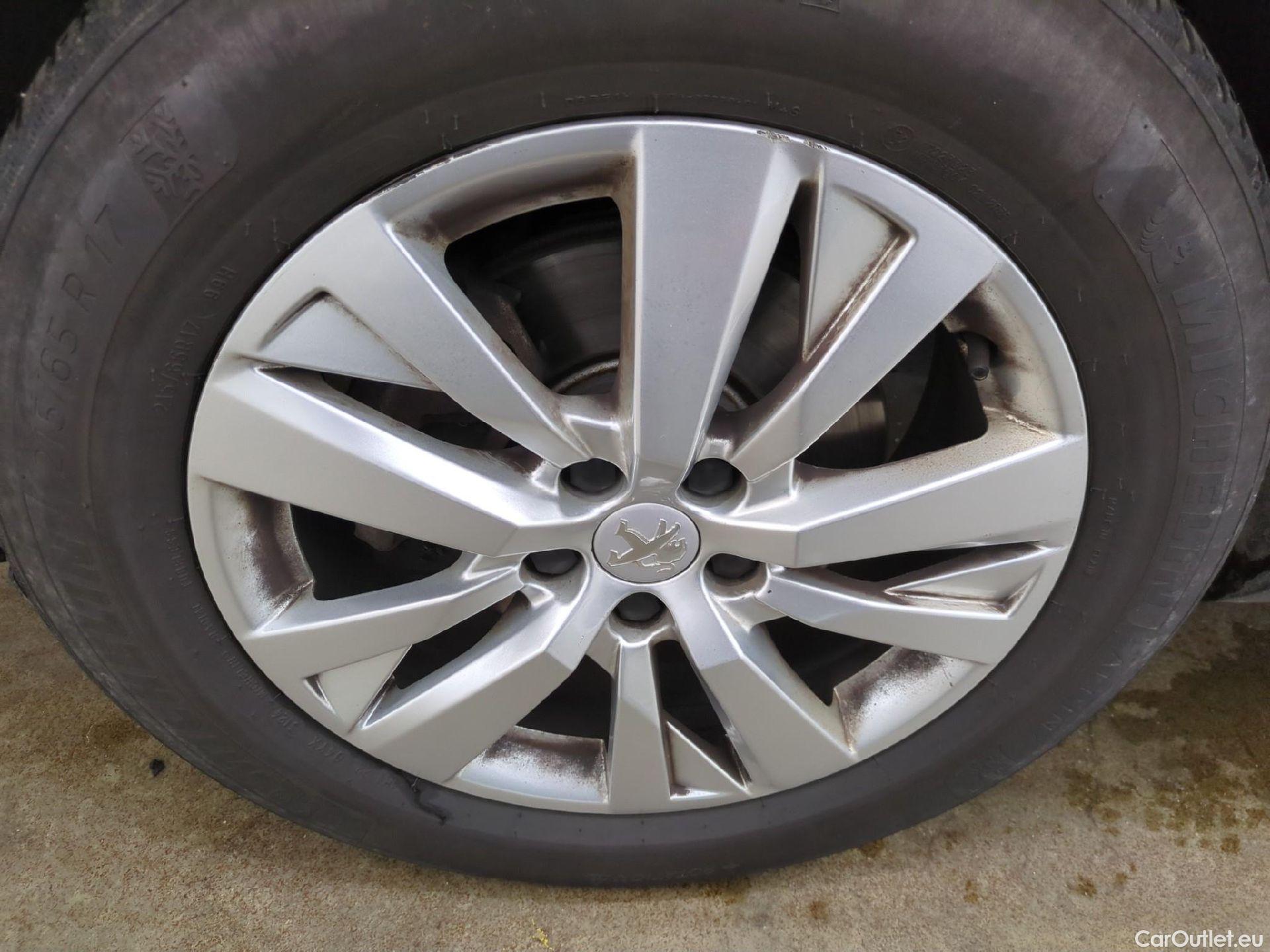  Peugeot  5008  Active Pack 1.5 HDi 130CV BVA8 7 Sieges E6d #21