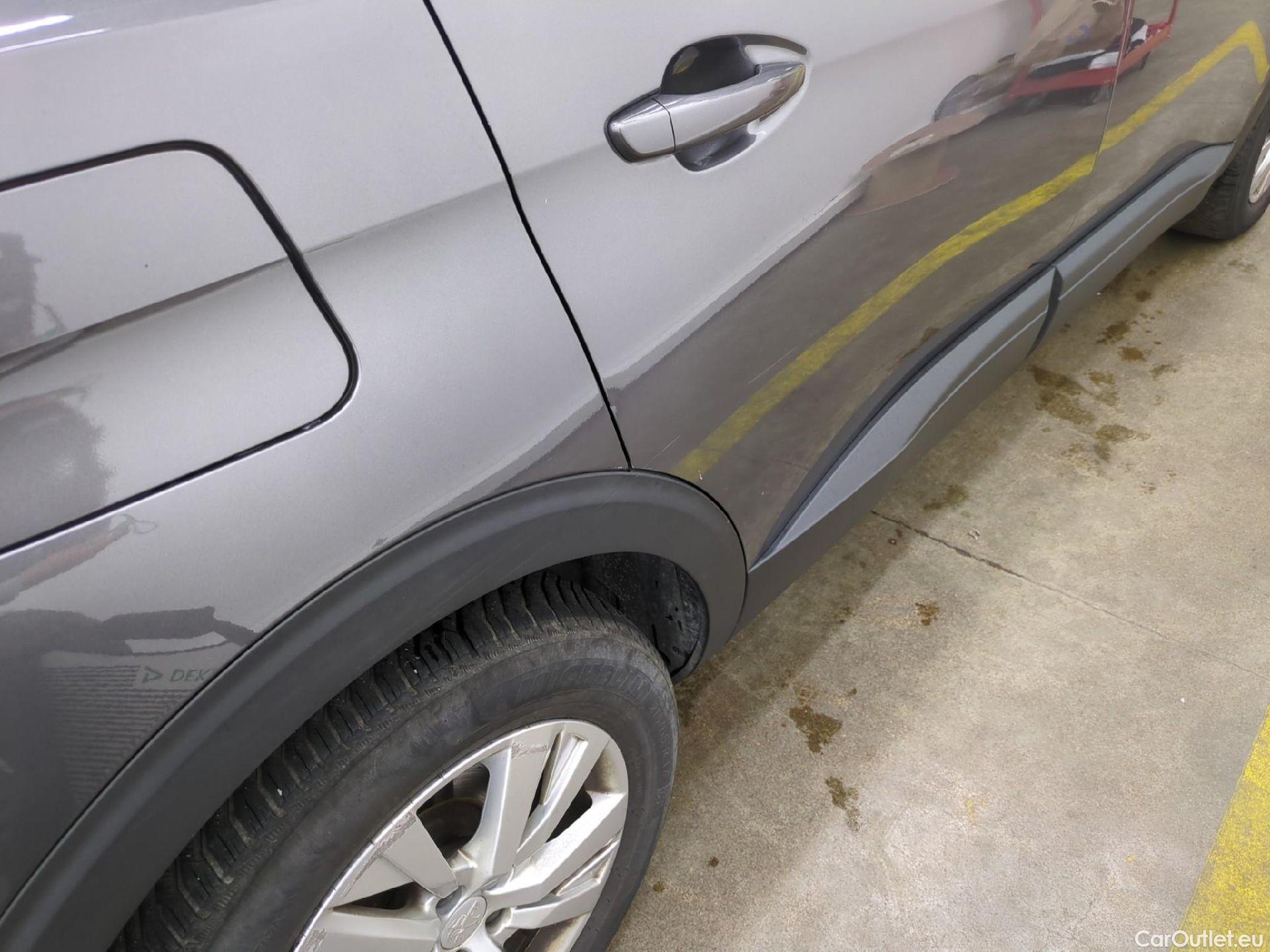  Peugeot  5008  Active Pack 1.5 HDi 130CV BVA8 7 Sieges E6d #35