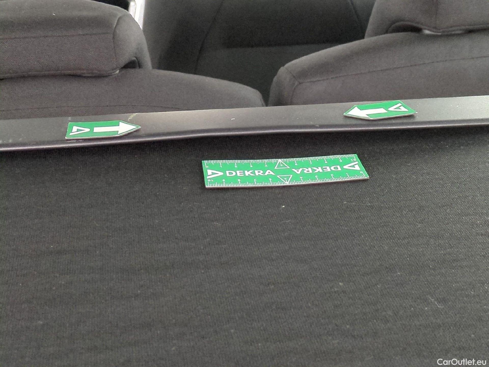  Peugeot  5008  Active Pack 1.5 HDi 130CV BVA8 7 Sieges E6d #11