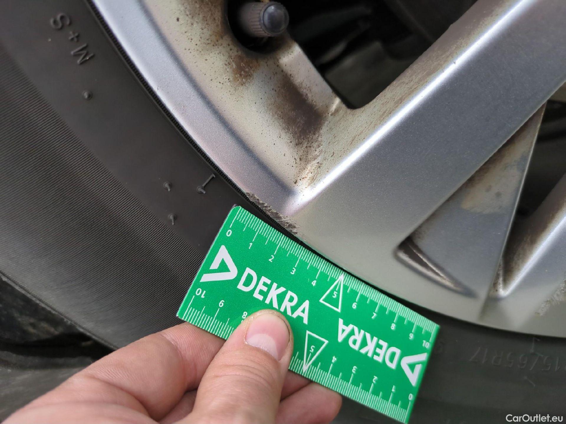  Peugeot  5008  Active Pack 1.5 HDi 130CV BVA8 7 Sieges E6d #18