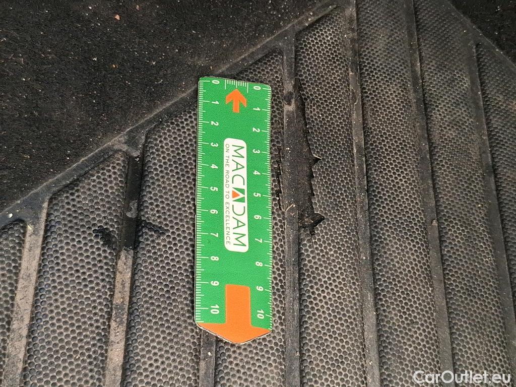  Peugeot  5008  Allure Pack 1.5 HDi 130CV BVA8 7 Sieges E6d #37