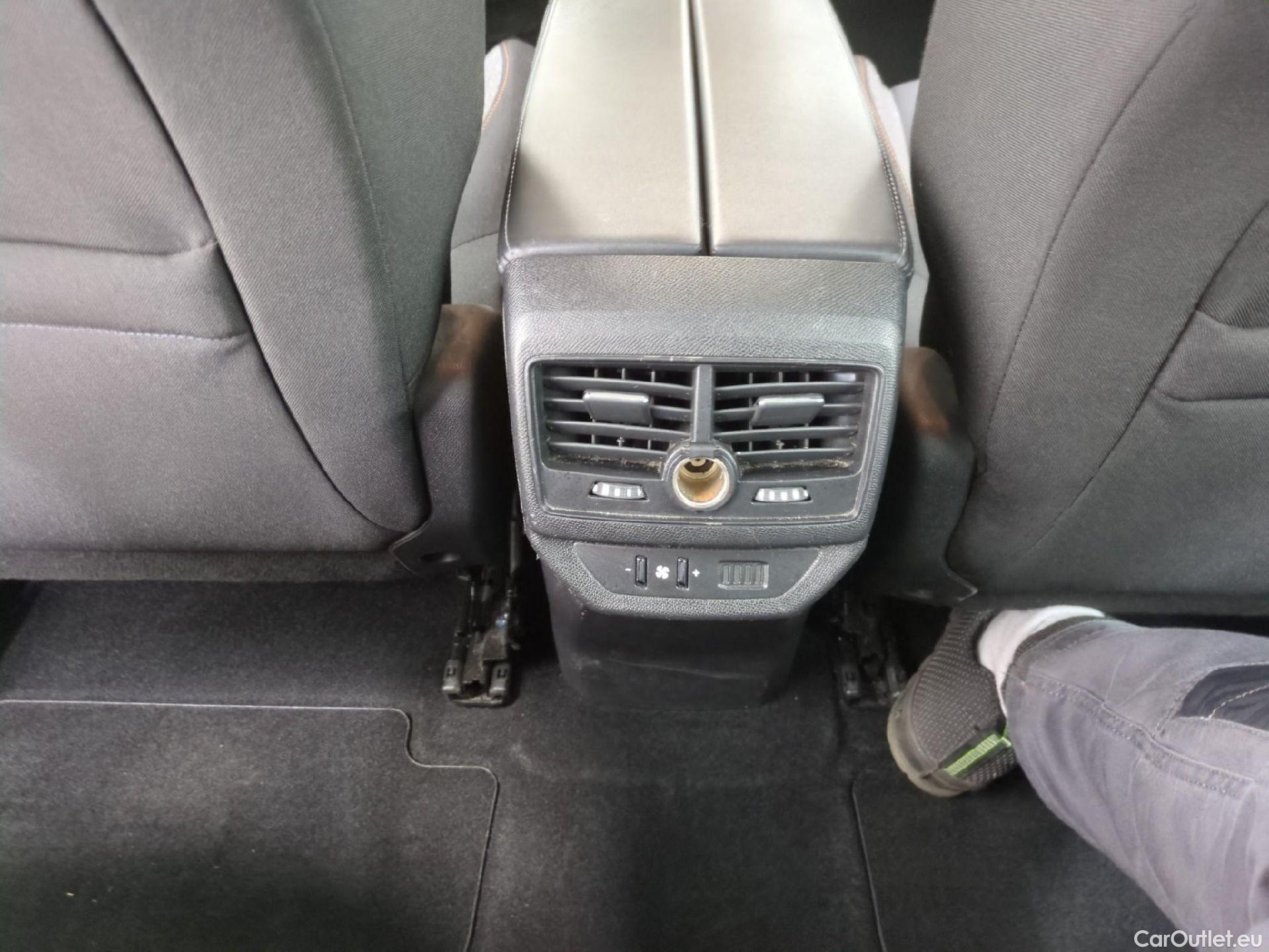  Peugeot  5008  Active Pack 1.5 HDi 130CV BVA8 7 Sieges E6d #6