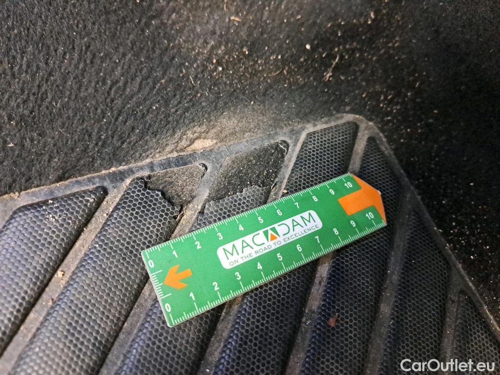  Peugeot  5008  Allure Pack 1.5 HDi 130CV BVA8 7 Sieges E6d #4