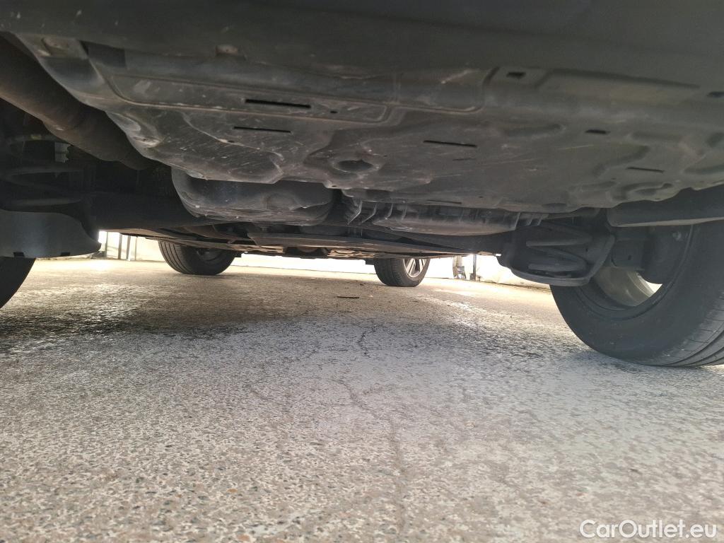  Peugeot  5008  Allure Pack 1.5 HDi 130CV BVA8 7 Sieges E6d #38