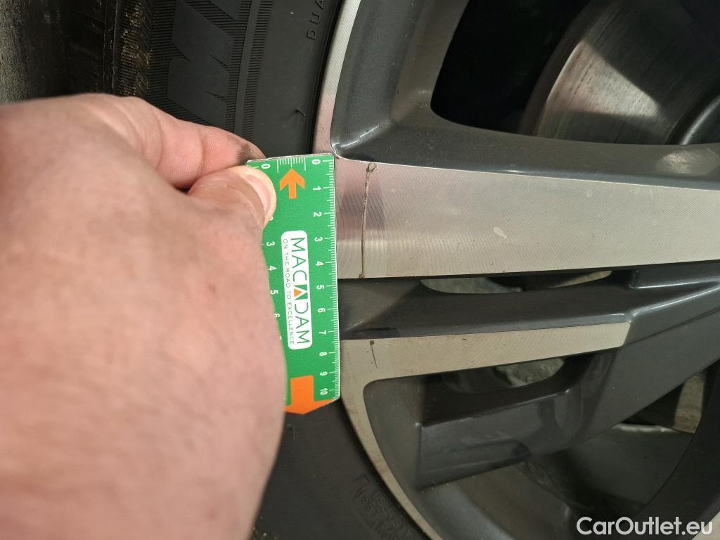  Peugeot  5008  Allure Business 1.5 HDi 130CV BVA8 7 Sieges E6d #60