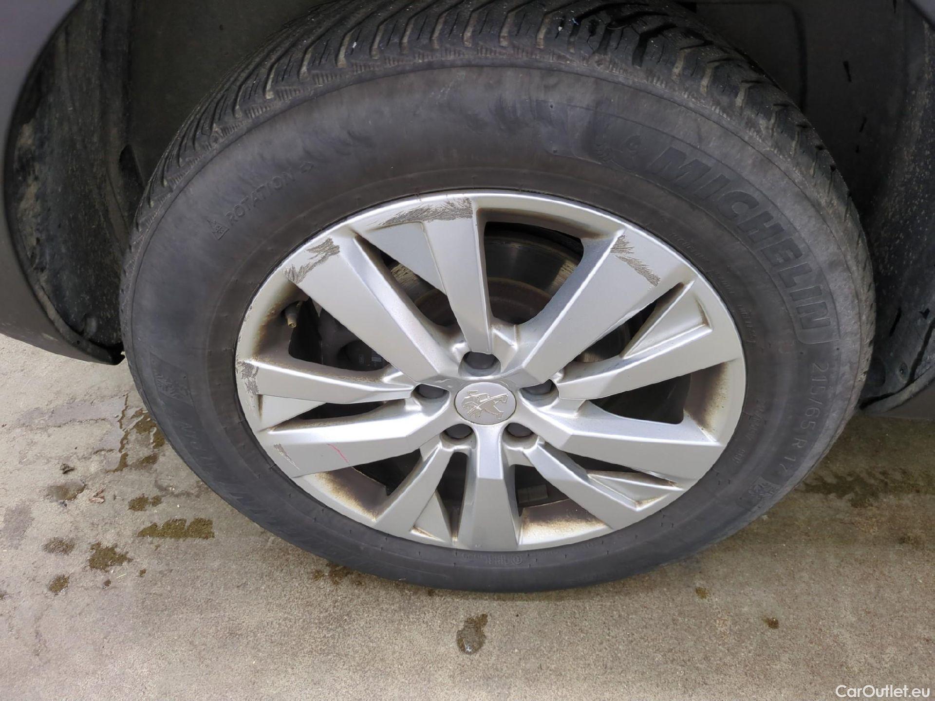  Peugeot  5008  Active Pack 1.5 HDi 130CV BVA8 7 Sieges E6d #26