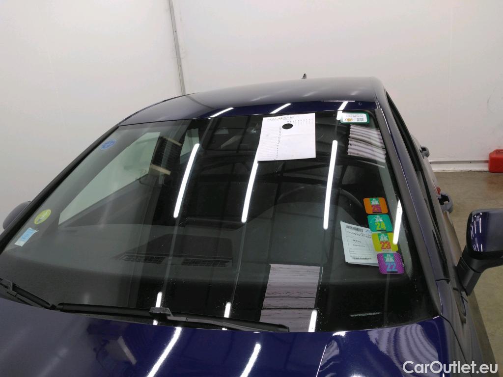  Volkswagen  Golf  VOLKSWAGEN / 2020 / 5P / Berline 2.0 TDI SCR 150 DSG7 Life Busi #1