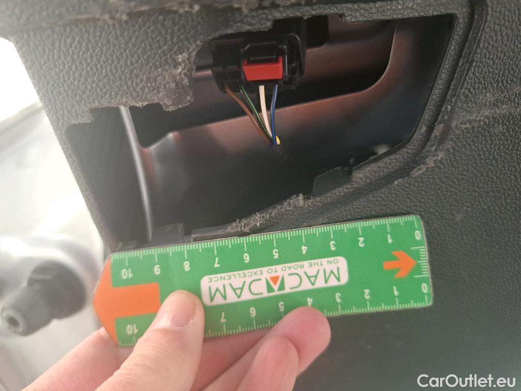  Volkswagen  Golf  VOLKSWAGEN / 2020 / 5P / Berline 2.0 TDI SCR 115 DSG7 Life Busi #12