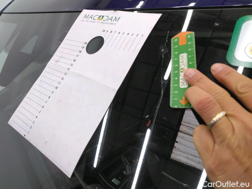  Volkswagen  Golf  VOLKSWAGEN / 2020 / 5P / Berline 2.0 TDI SCR 150 DSG7 Life Busi #3