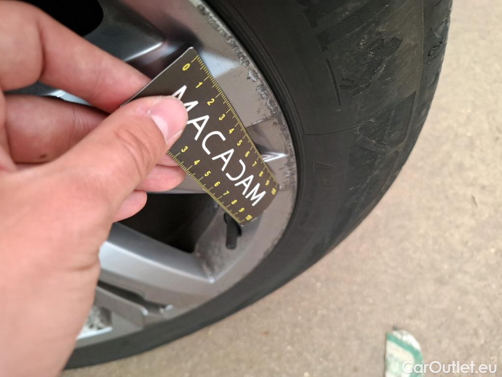  Volkswagen  Tiguan VOLKSWAGEN  / 2020 / 5P / SUV 2.0 TDI 150 DSG7 R-Line #30