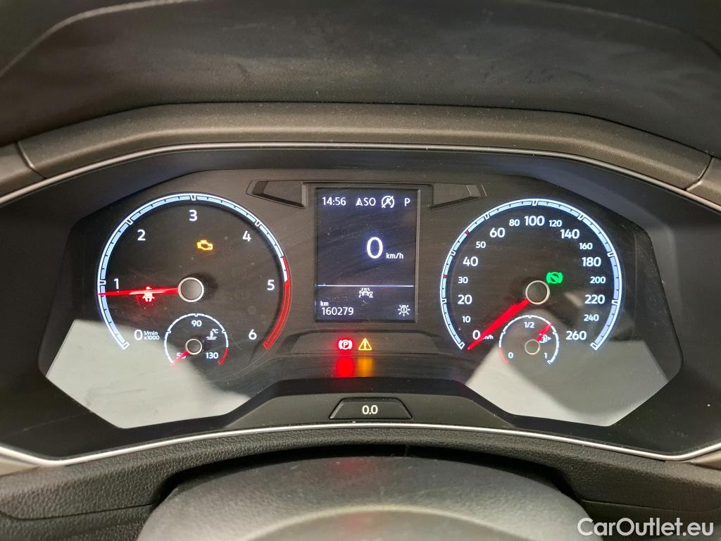  Volkswagen  T-ROC VOLKSWAGEN  / 2017 / 5P / SUV 2.0 TDI 150 LOUNGE BUSINESS DSG7 #77