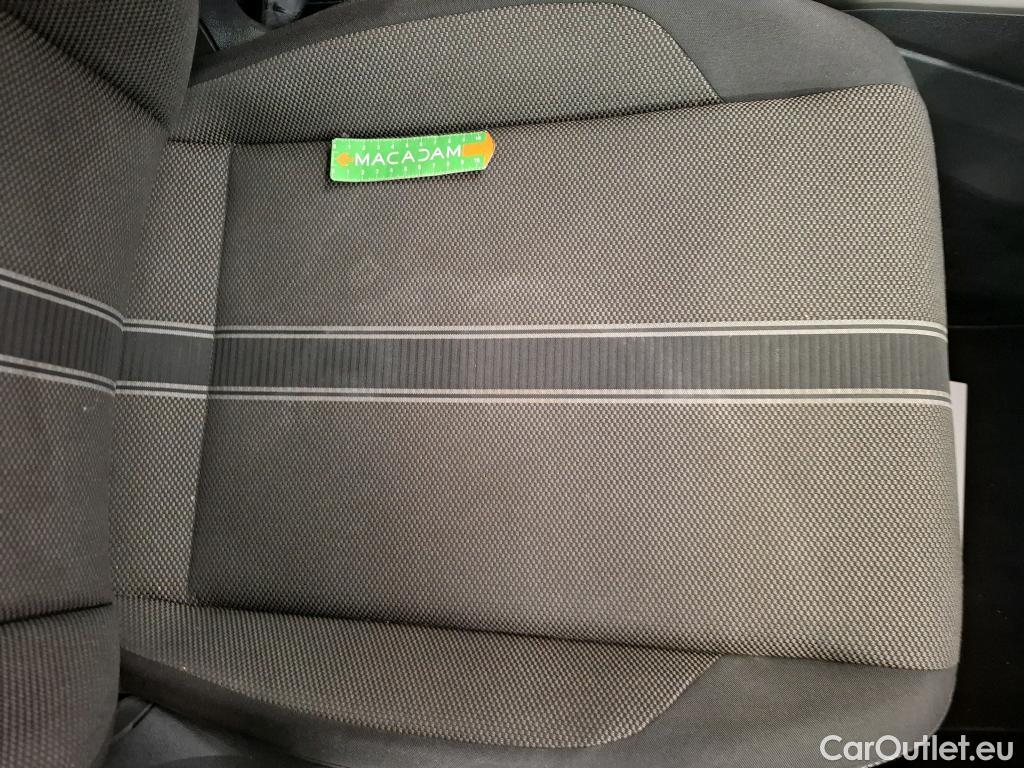  Volkswagen  T-ROC VOLKSWAGEN  / 2017 / 5P / SUV 2.0 TDI 150 LOUNGE BUSINESS DSG7 #31