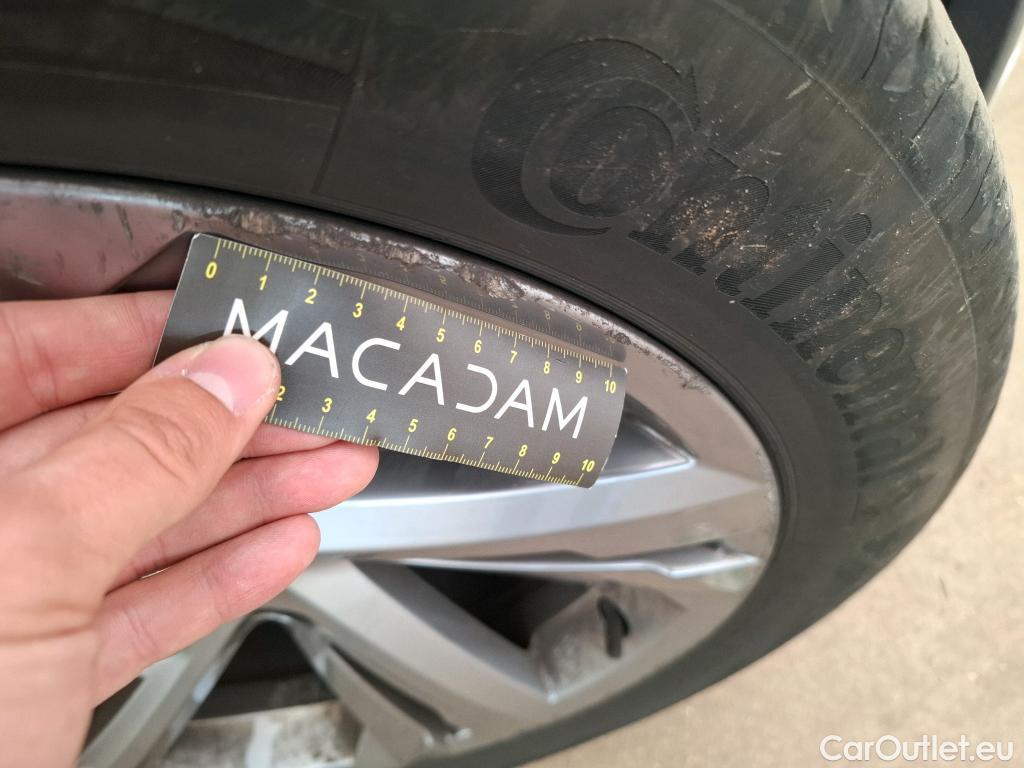  Volkswagen  Tiguan VOLKSWAGEN  / 2020 / 5P / SUV 2.0 TDI 150 DSG7 R-Line #29