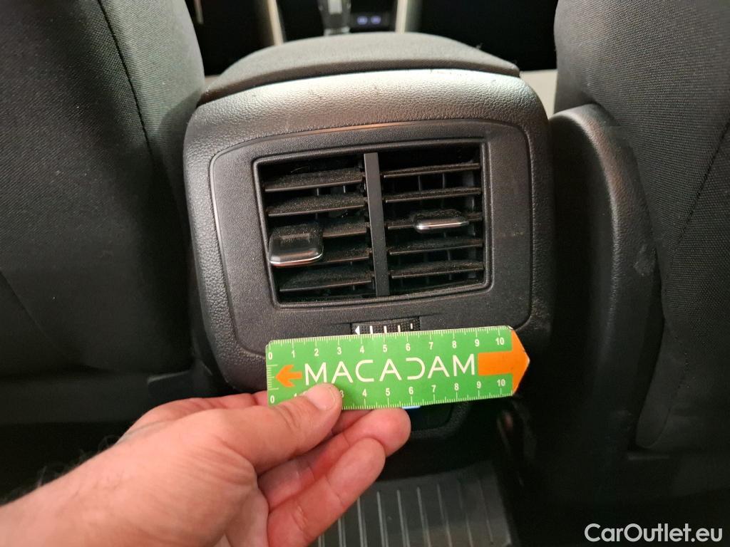  Volkswagen  T-ROC VOLKSWAGEN  / 2017 / 5P / SUV 2.0 TDI 150 LOUNGE BUSINESS DSG7 #29