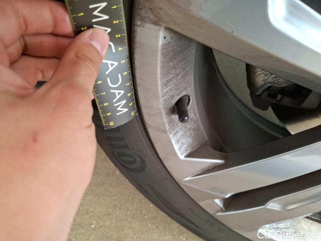  Volkswagen  Tiguan VOLKSWAGEN  / 2020 / 5P / SUV 2.0 TDI 150 DSG7 R-Line #19