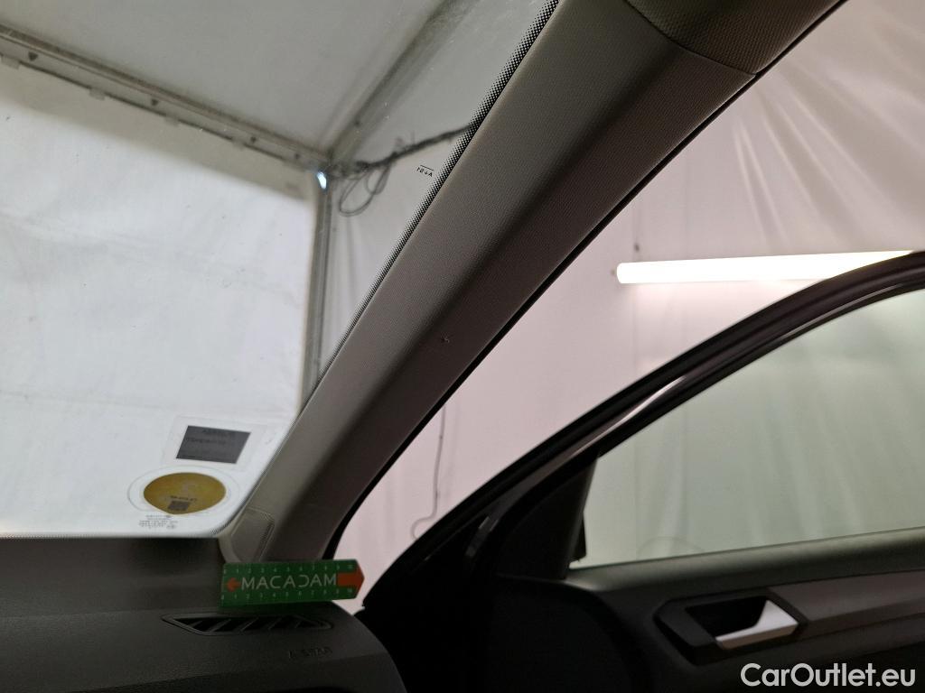  Volkswagen  T-ROC VOLKSWAGEN  / 2017 / 5P / SUV 2.0 TDI 150 LOUNGE BUSINESS DSG7 #38