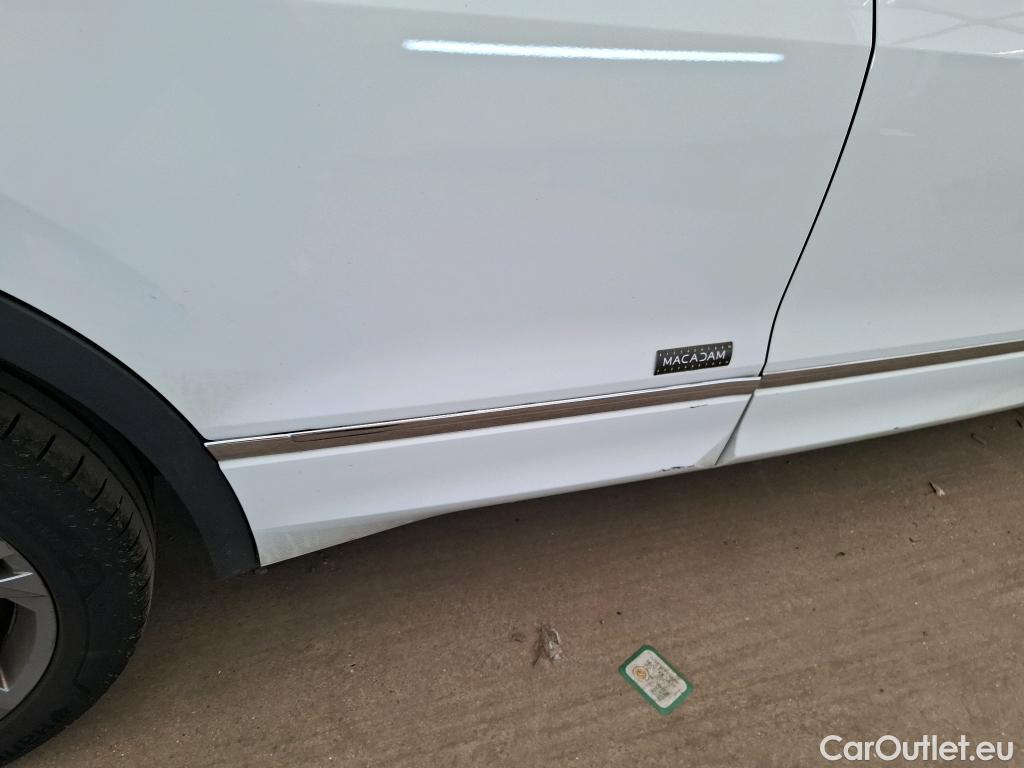  Volkswagen  Tiguan VOLKSWAGEN  / 2020 / 5P / SUV 2.0 TDI 150 DSG7 R-Line #33