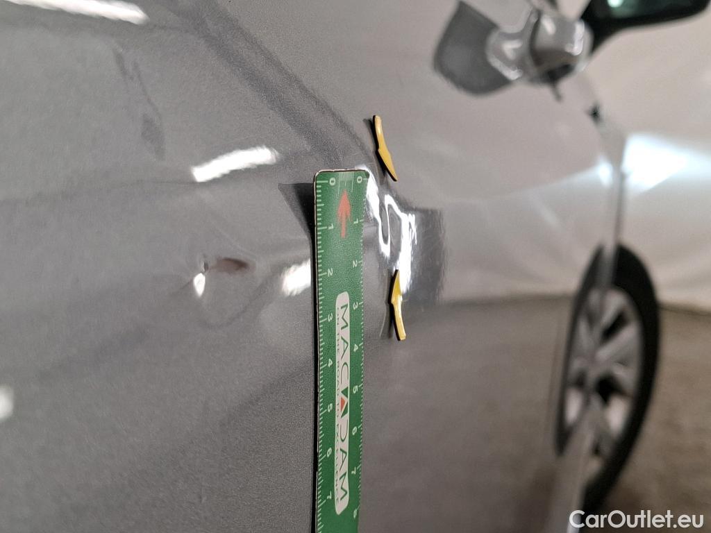  Volkswagen  Tiguan VOLKSWAGEN  Allspace / 2021 / 5P / SUV 2.0 TDI 150 DSG7 Life Business #26