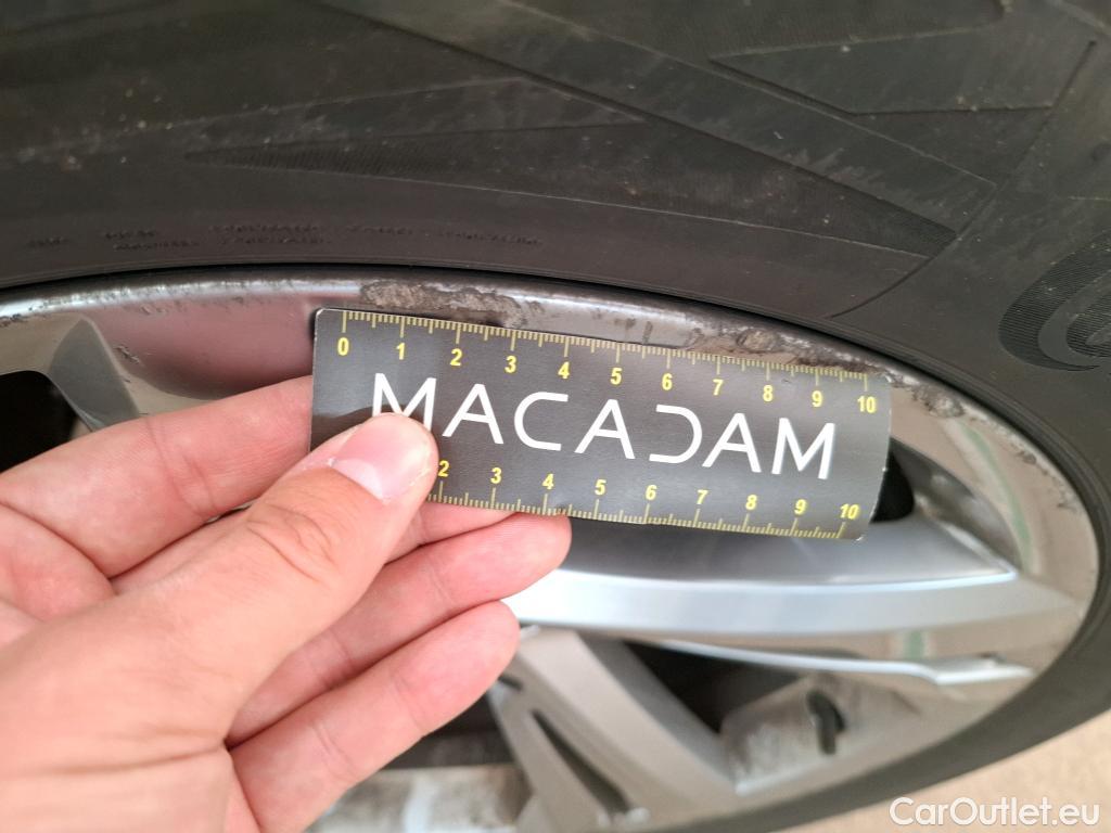  Volkswagen  Tiguan VOLKSWAGEN  / 2020 / 5P / SUV 2.0 TDI 150 DSG7 R-Line #28