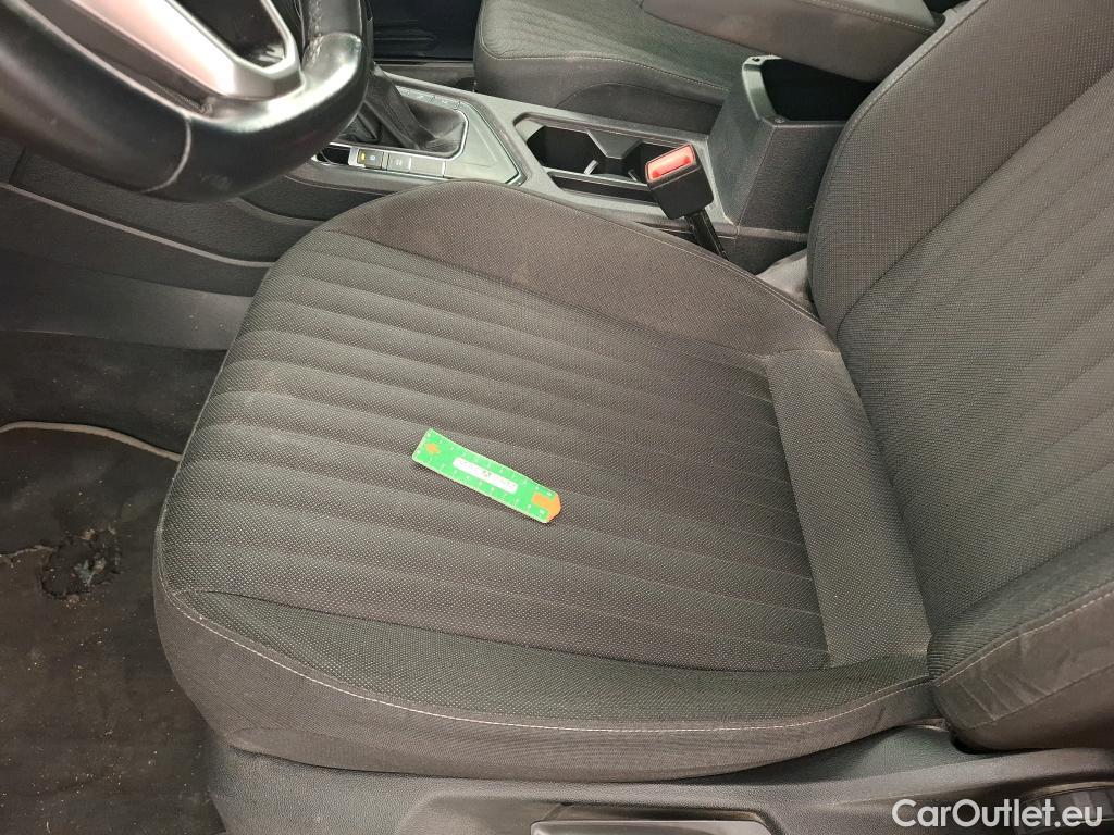  Volkswagen  Tiguan VOLKSWAGEN  Allspace / 2021 / 5P / SUV 2.0 TDI 150 DSG7 Life Business #30