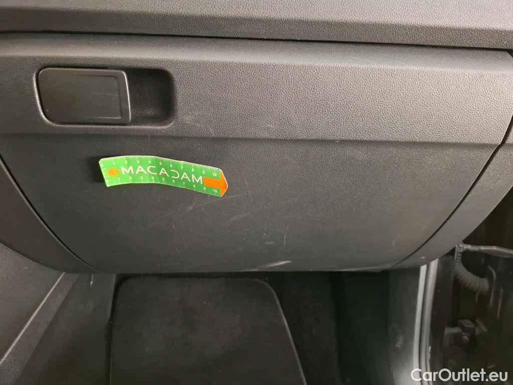  Volkswagen  T-ROC VOLKSWAGEN  / 2017 / 5P / SUV 2.0 TDI 150 LOUNGE BUSINESS DSG7 #34