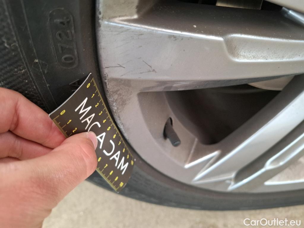  Volkswagen  Tiguan VOLKSWAGEN  / 2020 / 5P / SUV 2.0 TDI 150 DSG7 R-Line #23