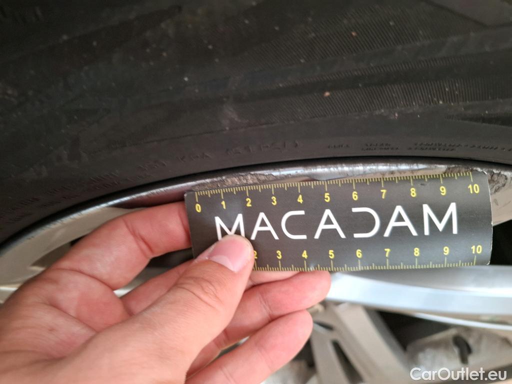  Volkswagen  Tiguan VOLKSWAGEN  / 2020 / 5P / SUV 2.0 TDI 150 DSG7 R-Line #27