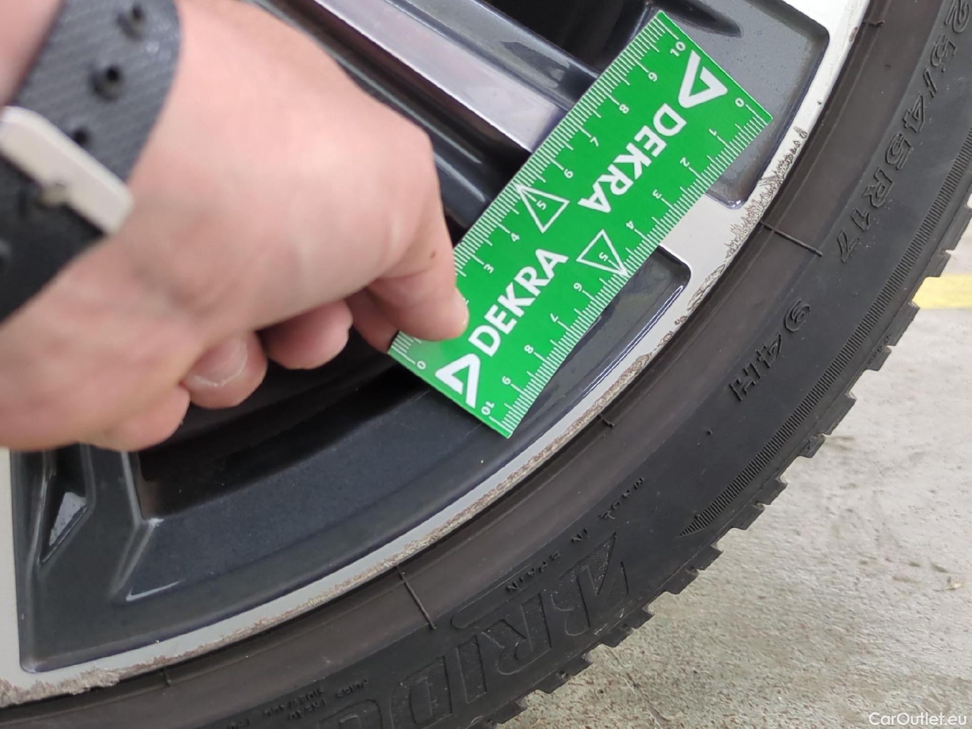  Bmw  Serie 1 Série 1 Berline 116 d Lounge 1.5 115CV BVA7 E6d #39