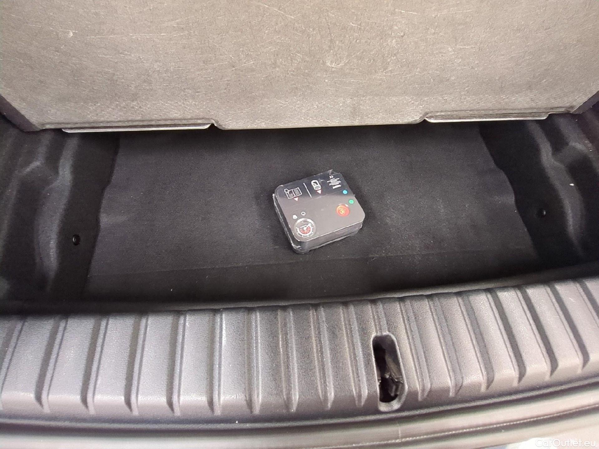  Bmw  Serie 1 Série 1 Berline 116 d Lounge 1.5 115CV BVA7 E6d #41