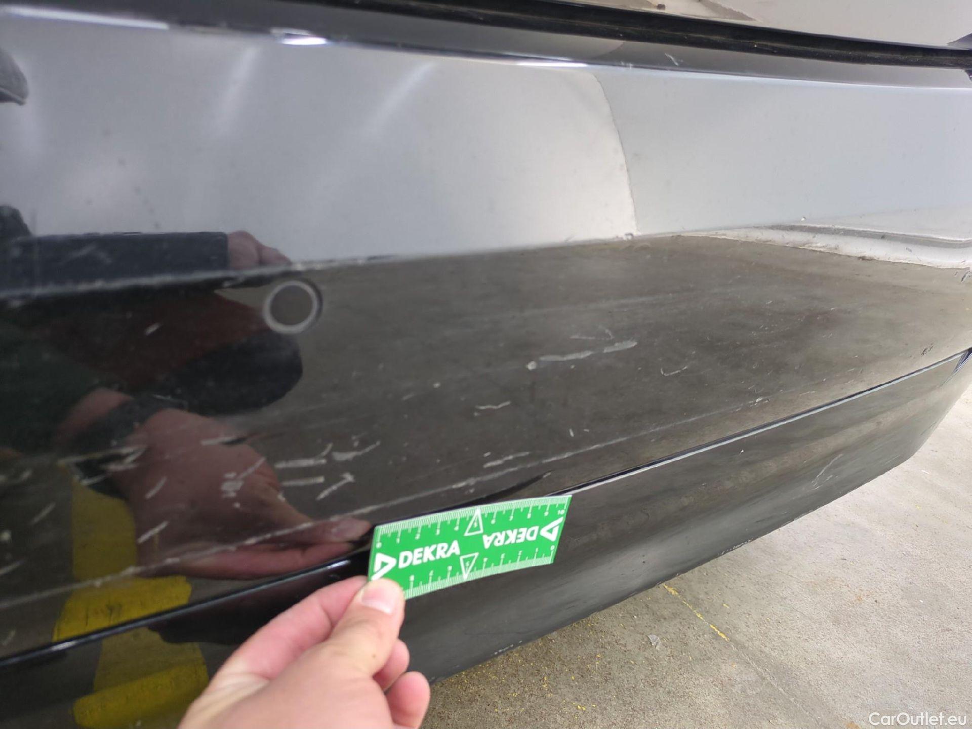  Bmw  Serie 1 Série 1 Berline 116 d Lounge 1.5 115CV BVA7 E6d #56