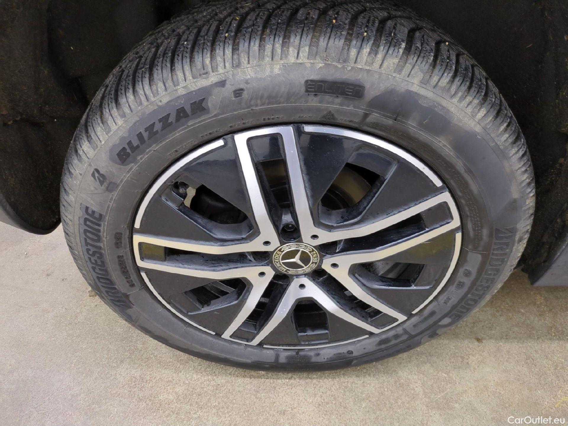  Mercedes  GLA MERCEDES-BENZ  / 2020 / 5P / SUV  200 D BUSINESS LINE DCT #7