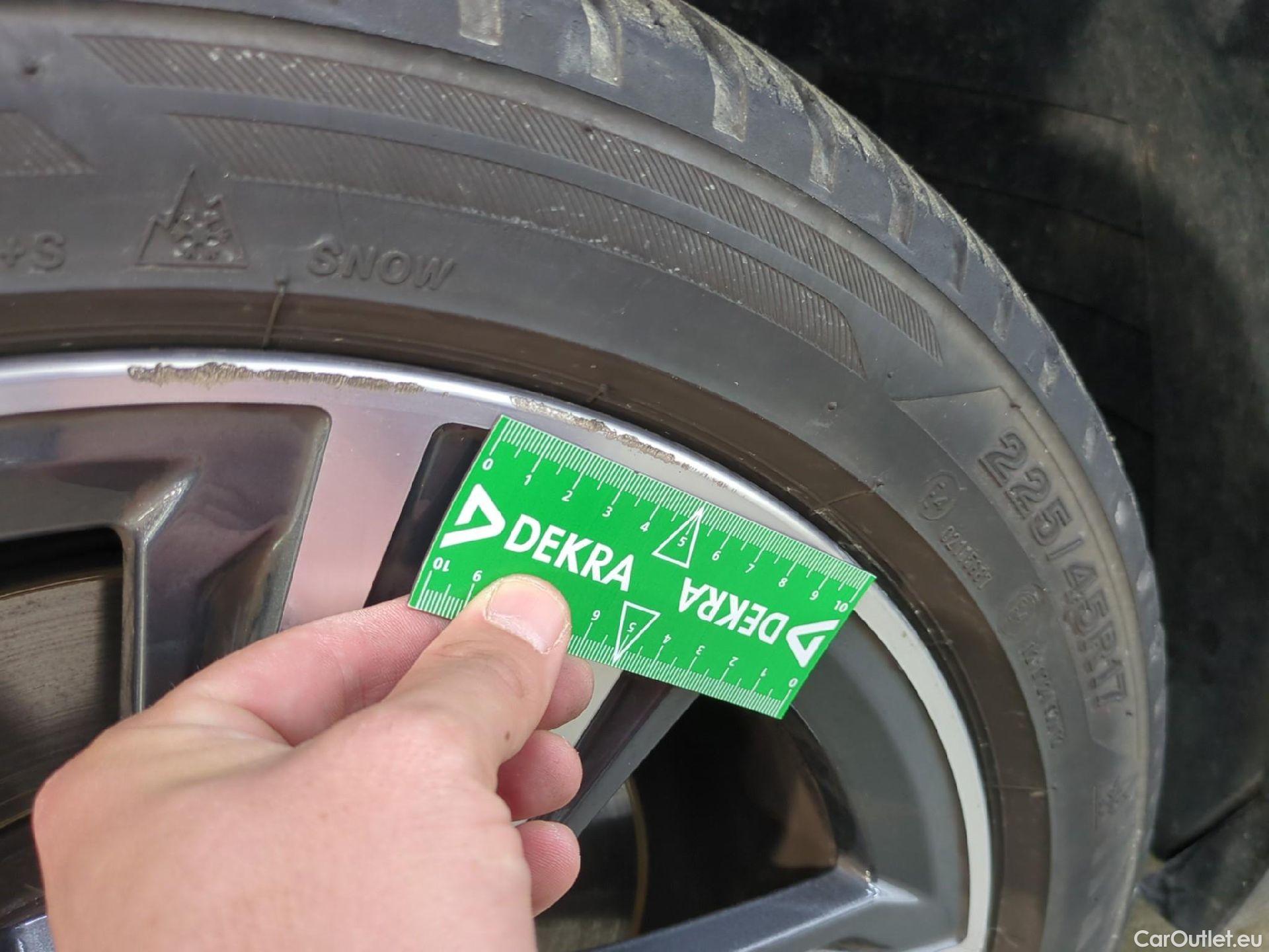  Bmw  Serie 1 Série 1 Berline 116 d Lounge 1.5 115CV BVA7 E6d #17