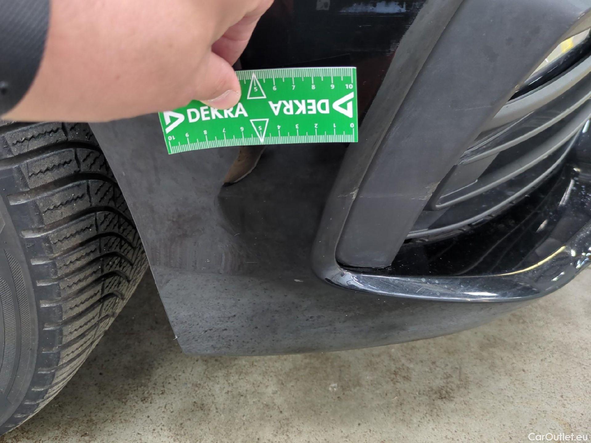  Bmw  Serie 1 Série 1 Berline 116 d Lounge 1.5 115CV BVA7 E6d #52