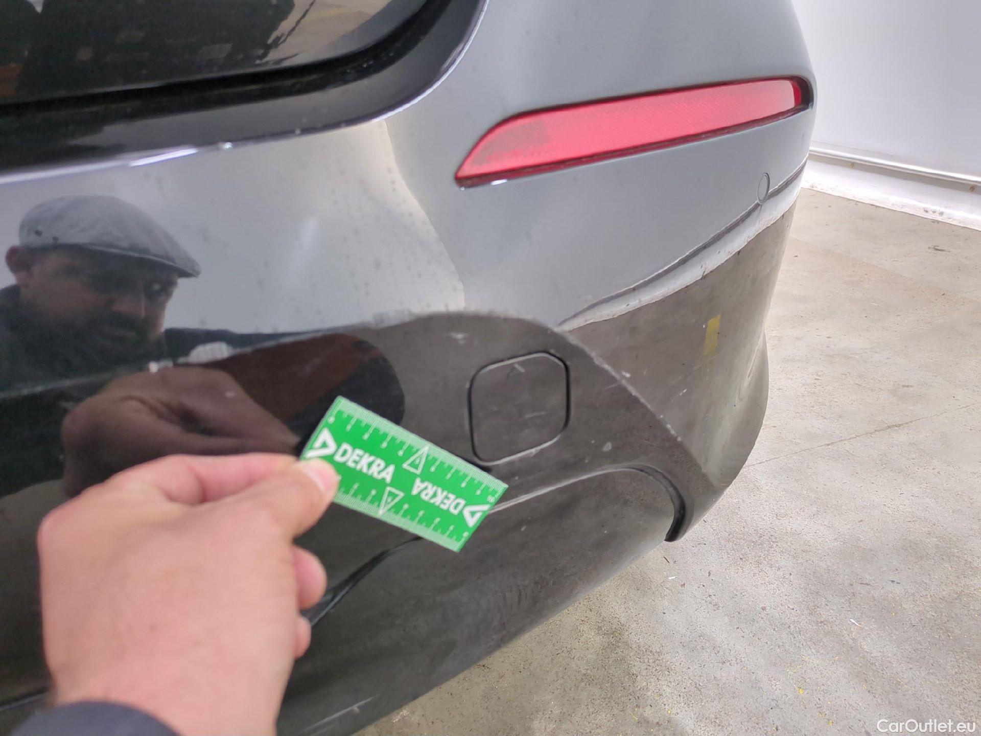  Bmw  Serie 1 Série 1 Berline 116 d Lounge 1.5 115CV BVA7 E6d #57