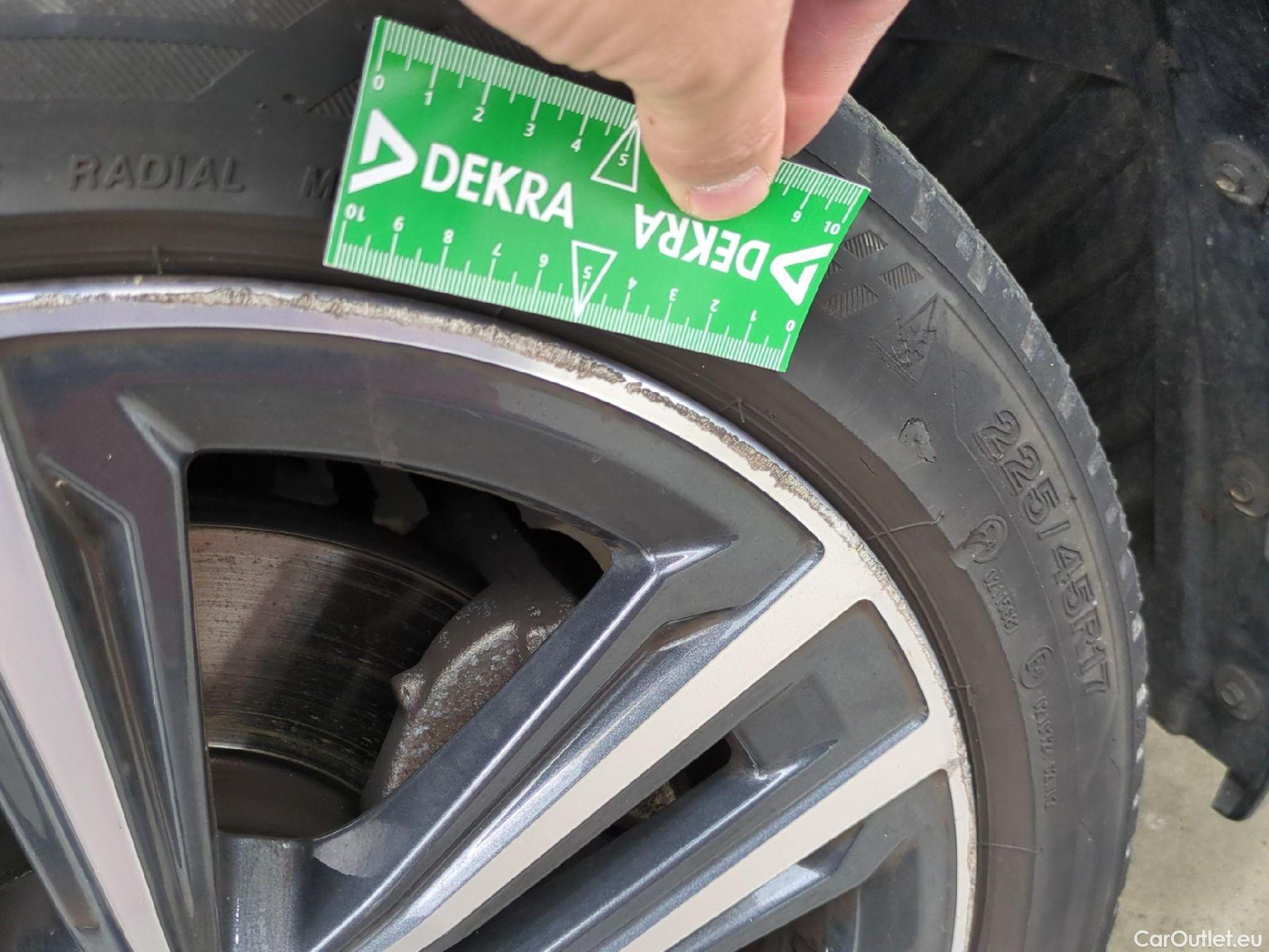  Bmw  Serie 1 Série 1 Berline 116 d Lounge 1.5 115CV BVA7 E6d #8