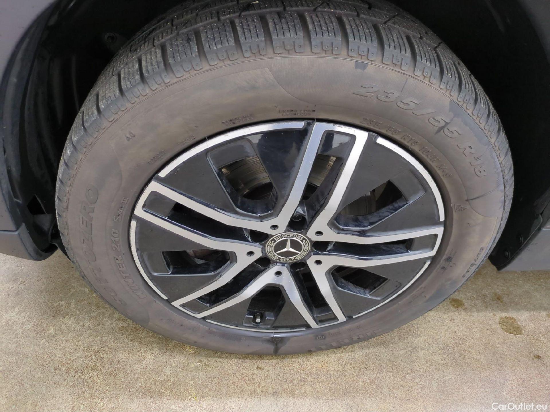  Mercedes  GLA MERCEDES-BENZ  / 2020 / 5P / SUV  200 D BUSINESS LINE DCT #5