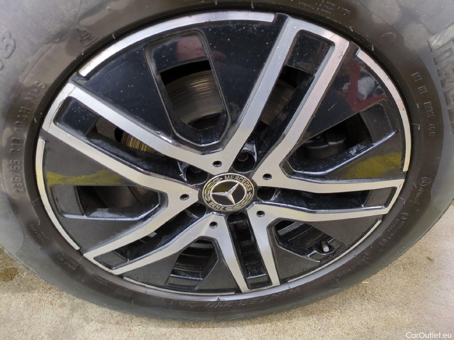  Mercedes  GLA MERCEDES-BENZ  / 2020 / 5P / SUV  200 D BUSINESS LINE DCT #2