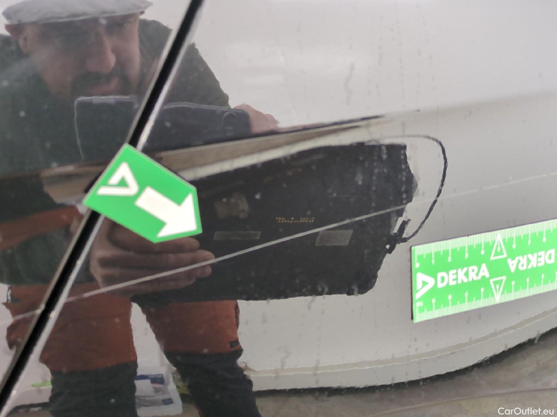  Bmw  Serie 1 Série 1 Berline 116 d Lounge 1.5 115CV BVA7 E6d #34